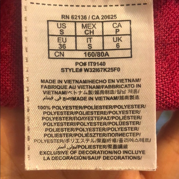 Guess hot pink flowy crop top - Picture 4 of 4